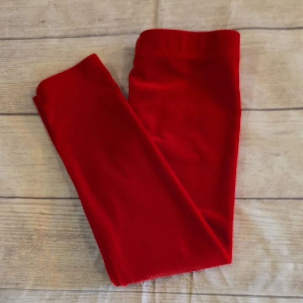 Vibrant Red Cropped Athletic Leggings